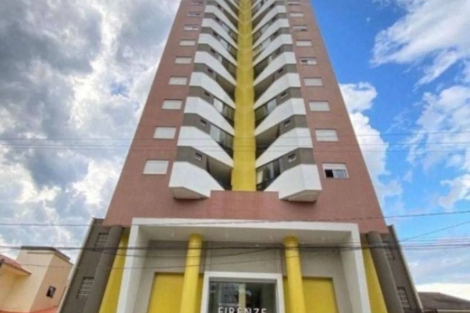 APARTAMENTO NO CENTRO DE ARARANGUA SC — foto 1