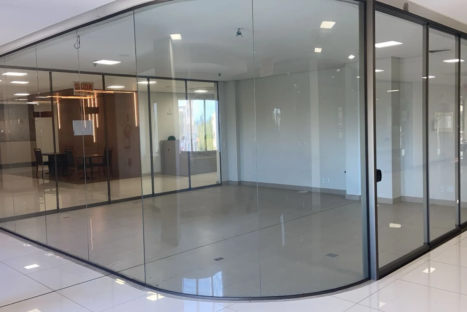 SALA COMERCIAL CENTRO EXECUTIVO INFINIT ARARANGUA SC — foto 1